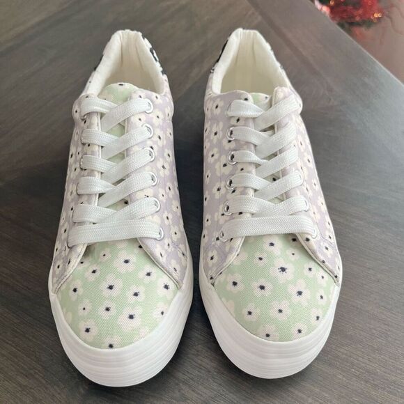 CALL IT SPRING Viollett Platform Sneaker in White Floral Size 6.5 NEW - Picture 6 of 15